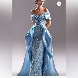 Elegant Blue Evening Gown